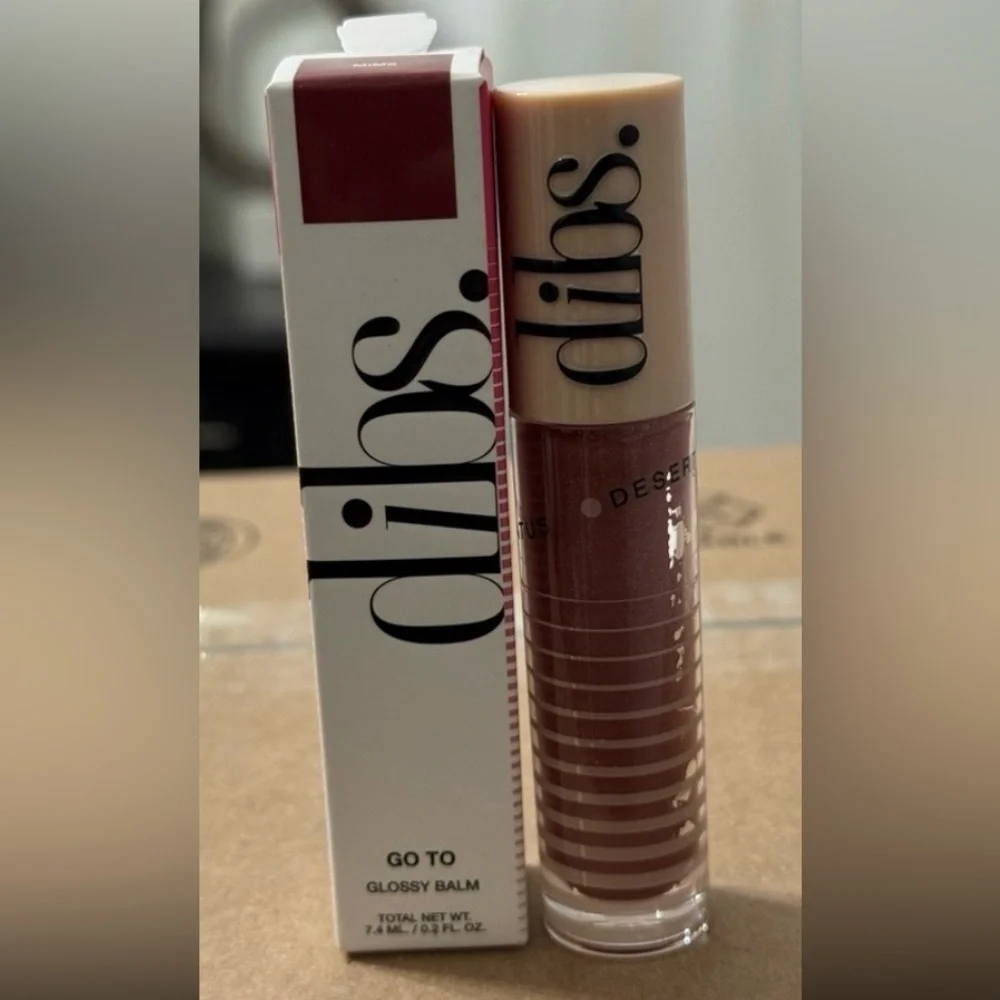 NIB Dibs Go To Glossy Balm in Shade Mims